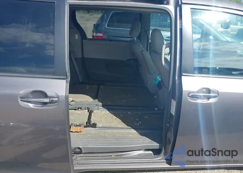 2017 Toyota Sienna Xle 8 Passenger from USA, damaged, VIN 5TDYZ3DC7HS777766